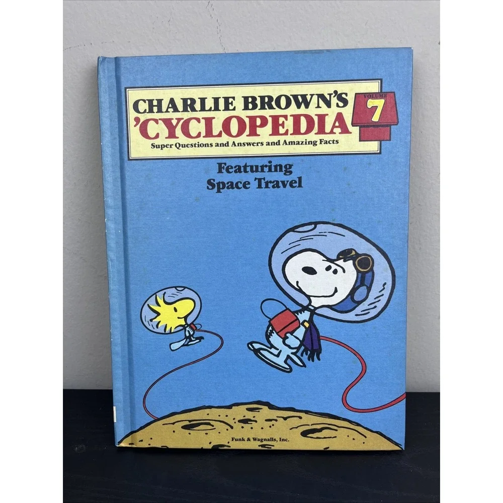 Charlie Brown's Cyclopedia Volume 7 Space Travel Vintage 1980 Hardcover Peanuts